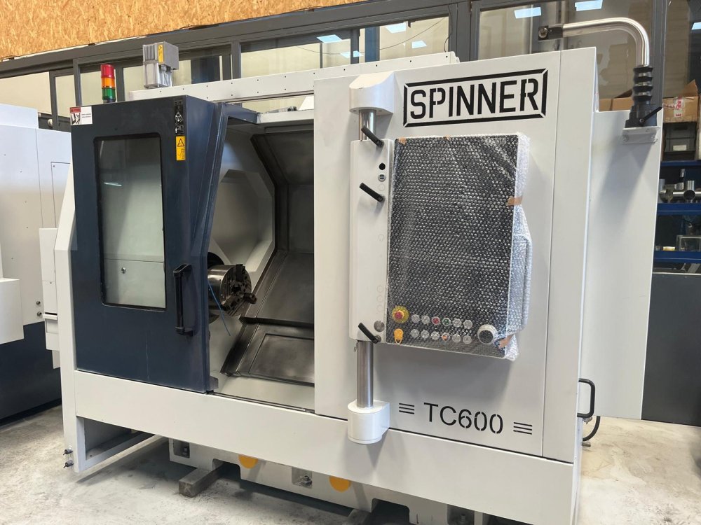 Высокоточный универсальный токарный станок с ЧПУ Spinner TC600