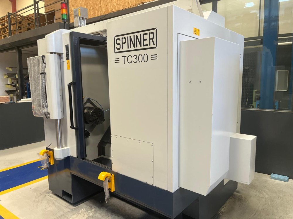 Высокоточный универсальный токарный станок с ЧПУ Spinner TC300